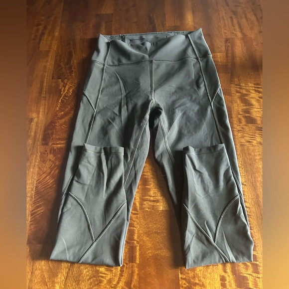 Green Lululemon leggings - Picture 1 of 3